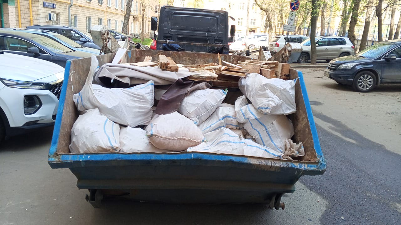 Вывоз мусора из магазина в Старом Осколе в октябре