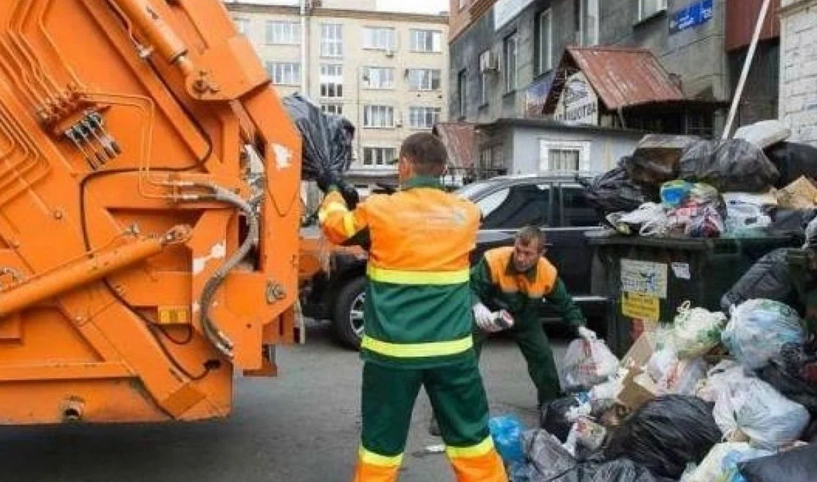 Срочный вывоз мусора в Старом Осколе от ПроМусор — заказ день в день от 2883 руб., грузчики, цена