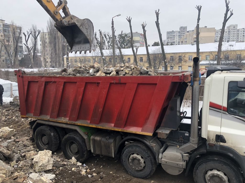 Вывоз мусора Камазом в Старом Осколе в октябре