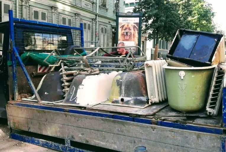 Вывоз старой сантехники в Старом Осколе от ПроМусор: быстро, недорого от 556 руб., утилизация и грузчики