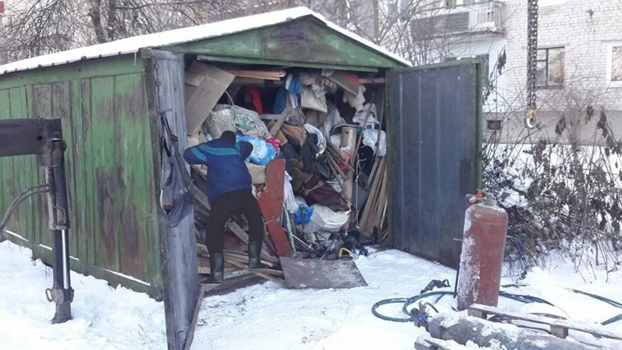 Вывоз мусора из гаража с гарантией чистоты в Старом Осколе в октябре