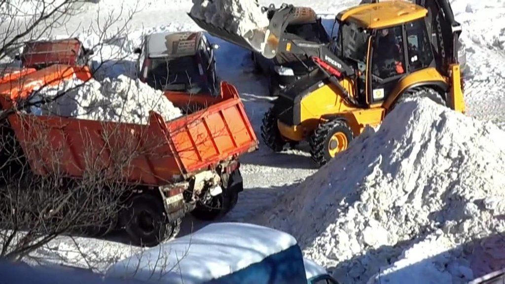 Вывоз снега с погрузкой в Старом Осколе для организаций и частных лиц в октябре
